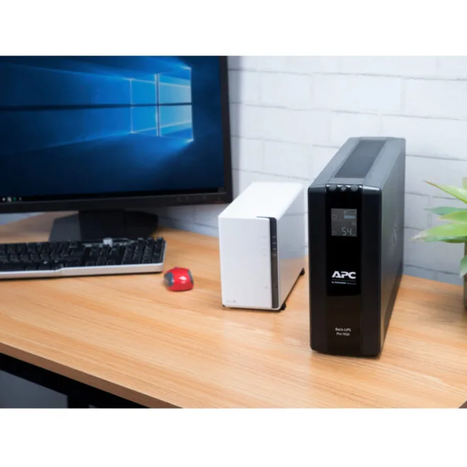 APC Back-UPS BR900MI 0.9kVA 540W Line-Interactive UPS 230V Black LCD — image 4