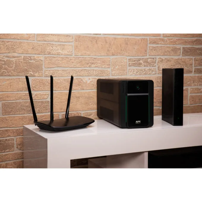 APC Easy UPS - BVX2200LI-GR - 2200VA (1200W) Line-Interactive UPS, AVR, 4x Schuko, Black — image 5