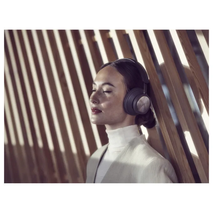 Bang & Olufsen Beoplay Portal Wireless Gaming Headphone schwarz — image 4