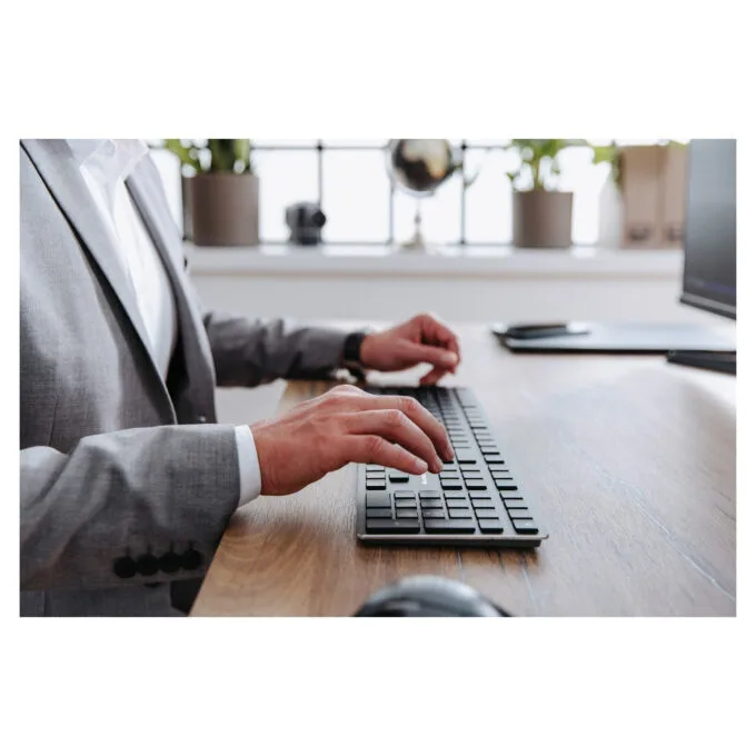 CHERRY KW X ULP - Low-Profile Cherry MX Mechanical Keyboard - Black, German QWERTZ, USB/BT/2.4G, LED Backlight — image 4