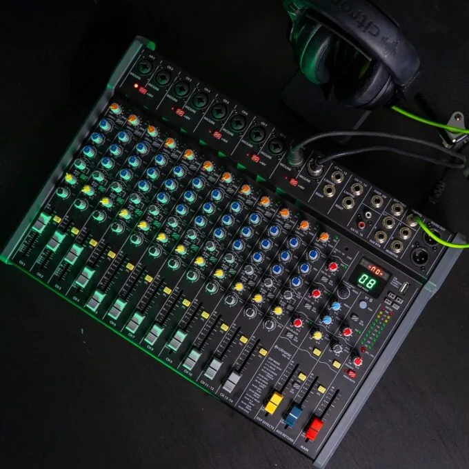 Citronic Live Mixer - CMC-18 - 18 channels with DSP USB Play Record Bluetooth PC Mac Connect 170.944UK — image 5