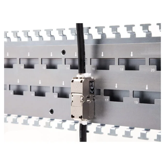 Delock 19? Kabelabfangschiene für Netzwerkkabelverbinder mit LSA Anschluss 24 Port Metall — image 4