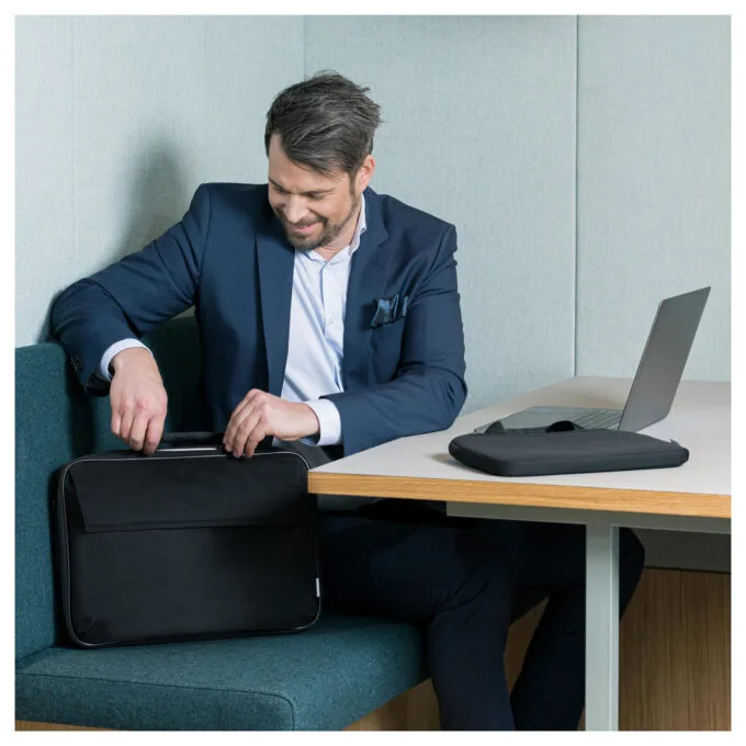 Dicota Laptop Tasche BASE XX Clamshell bis 35.8cm 14.1' Schwarz — image 6