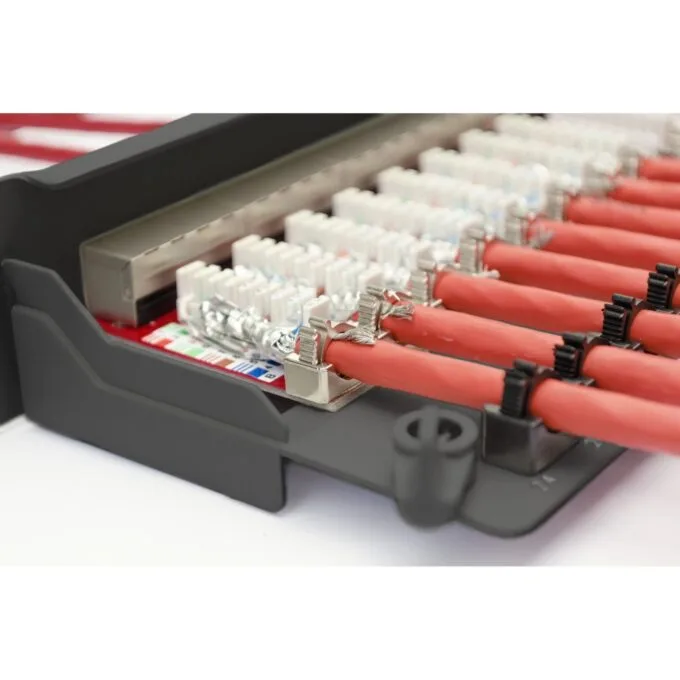 DIGITUS Patchpanel 1HE 24-Port Cat6a Shielded Black - 1U Rack-Mount RJ-45 Patch Panel — image 2