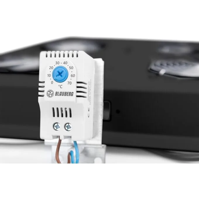 DIGITUS Roof Fan Unit - Unique 4 Fans - Black - Rack Cabinet Cooling Module — image 2