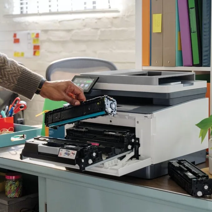 HP Color LaserJet PRO MFP - 3302fdwg - Color, 4-in-1, A4, LAN, WLAN, ADF Duplex — image 4