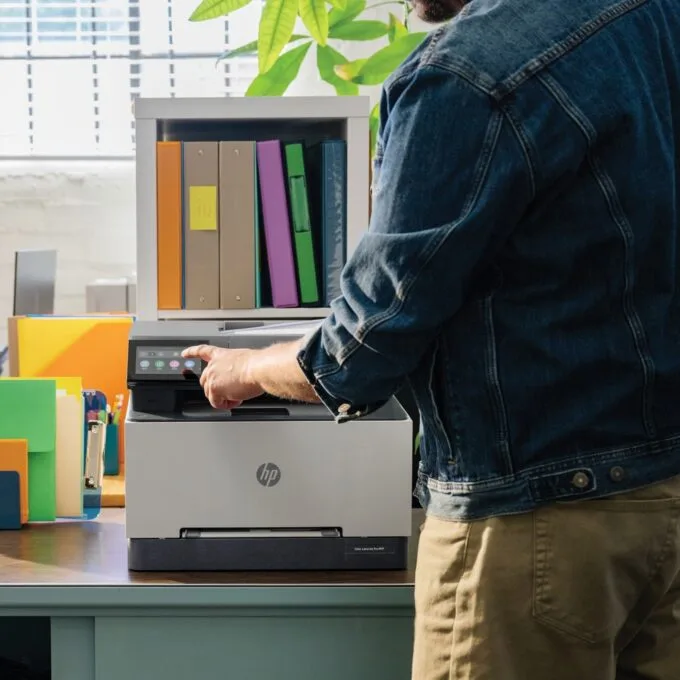 HP Color LaserJet PRO MFP - 3302fdwg - Color, 4-in-1, A4, LAN, WLAN, ADF Duplex — image 9