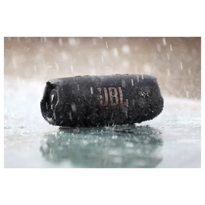 JBL Charge 5 red — image 4