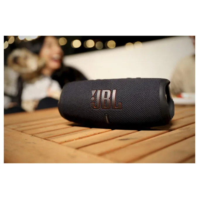 JBL Charge 5 red — image 6