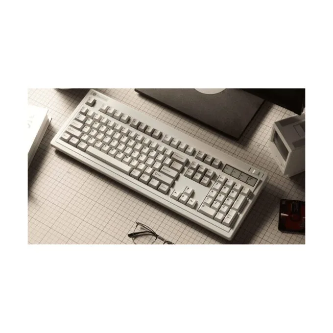 Keychron R6 (R6-M1) QMK Wireless Mechanical Keyboard Red Switch Hot-Swap RGB 100% US Retro — image 3