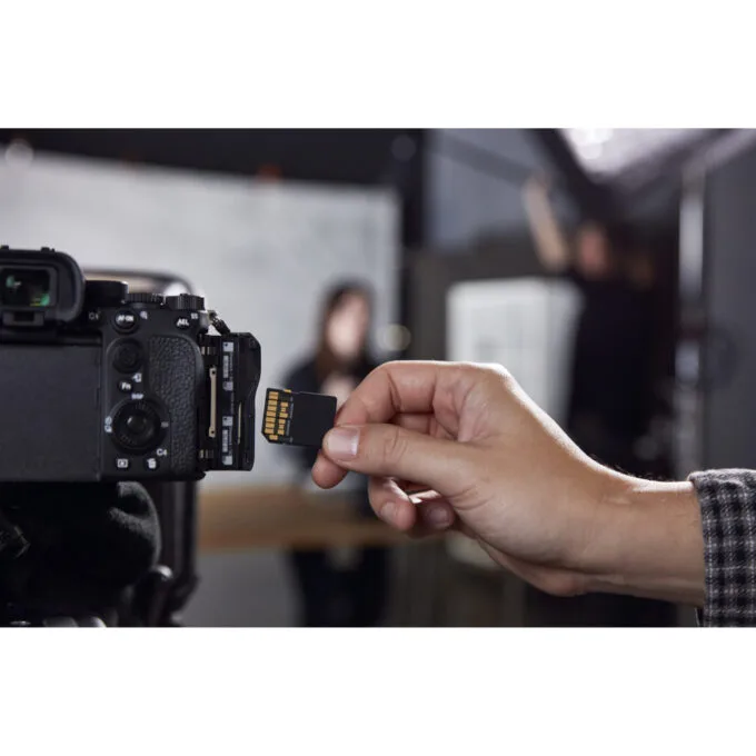Kingston Canvas React Plus SDXC UHS-II 256GB - Black - 280MB/s Read, 150MB/s Write — image 5