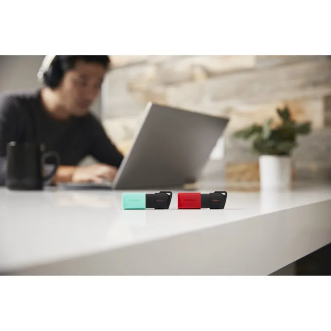Kingston DataTraveler Exodia M - 128GB USB 3.2 Gen1 - Black/Red Slide USB-A Flash Drive — image 13