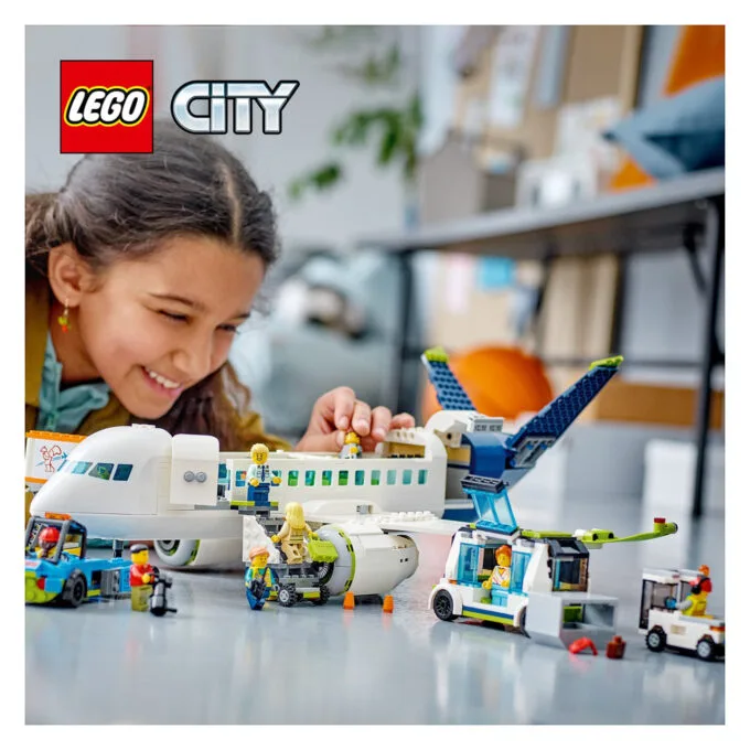 LEGO City Passagierflugzeug 60367 — image 5