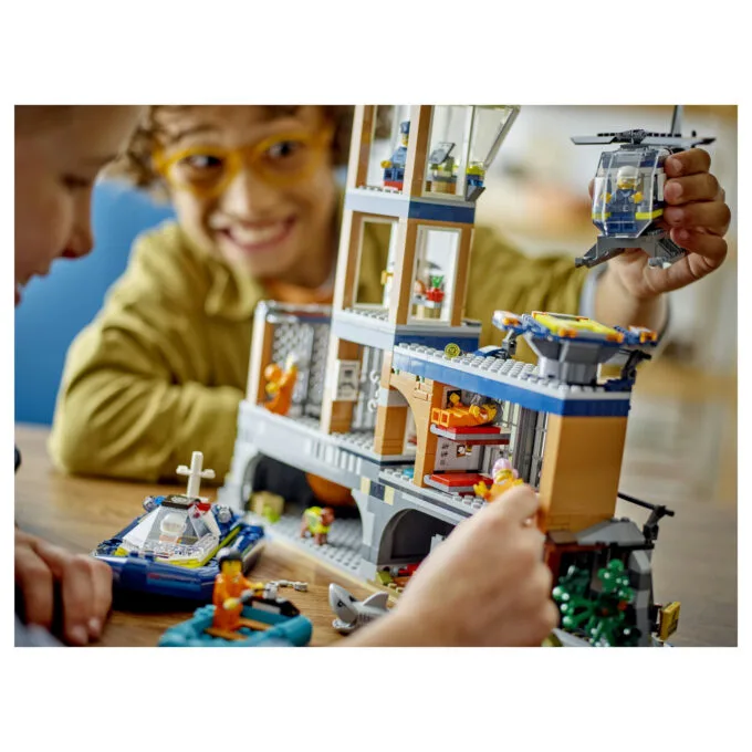 LEGO City Polizeistation auf der Gefängnisinsel 60419 — image 27