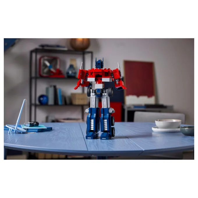 LEGO Icons Transformers Optimus Prime 10302 — image 22