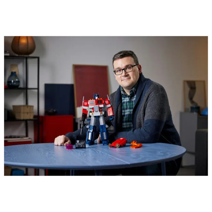 LEGO Icons Transformers Optimus Prime 10302 — image 46