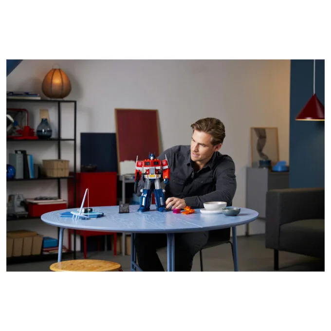 LEGO Icons Transformers Optimus Prime 10302 — image 47