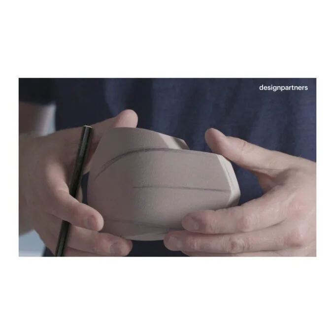 Logitech MX Master Wireless Mouse - Right-Hand Ergonomic - Black/Bronze, RF + Bluetooth, 1000 DPI — image 5