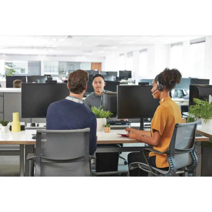 Logitech Zone Wired USB-C On-Ear Headset Graphite Teams Certified — image 3