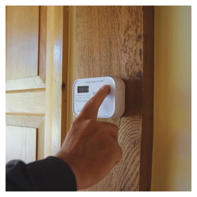 Mercury COD-218A Standalone Carbon Monoxide Alarm with LCD Display showing CO levels 350.139UK — image 5
