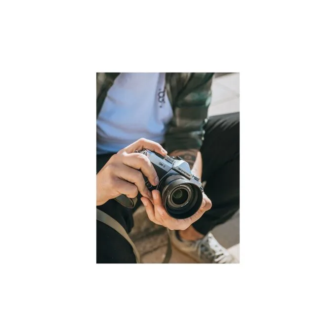 Olympus 25mm f/1.8 II - ES-M2518 - Black, Micro Four Thirds — image 9