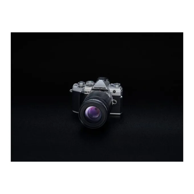 Olympus M.Zuiko Digital ED 40-150mm F4.0 PRO incl. Lens hood & Wrapping cloth — image 3