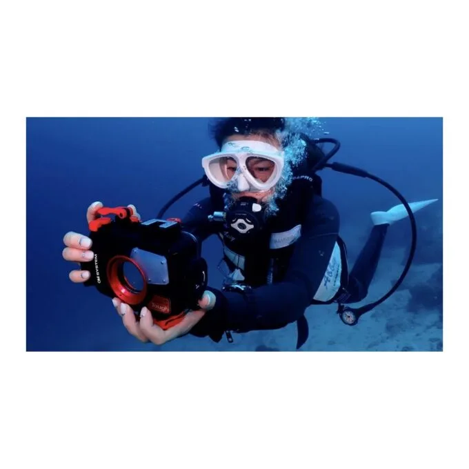Olympus PT-059 Underwater Case for TG-6 & TG-7 - PT-059 - 45 m depth rating, full camera control — image 2