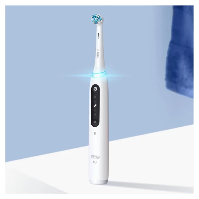 Oral-B iO Series 5 Quite White — image 6