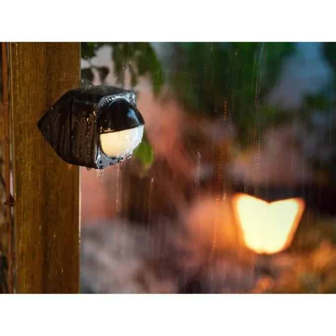 Philips Hue Outdoor Sensor - Black - PIR + Light, Zigbee, Battery — image 2