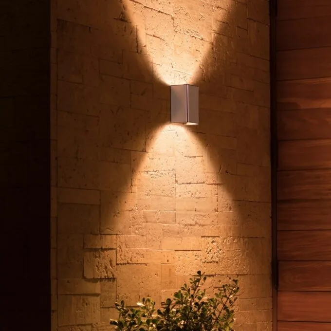 Philips Hue White & Color Ambiance Resonate Wall Lamp - RGB, 1200 lm, Silver — image 2