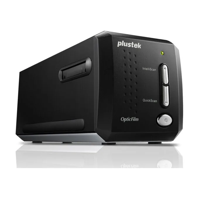 Plustek OpticFilm 8200i SE 7200 x 7200 DPI Film slide scanner Schwarz — image 1