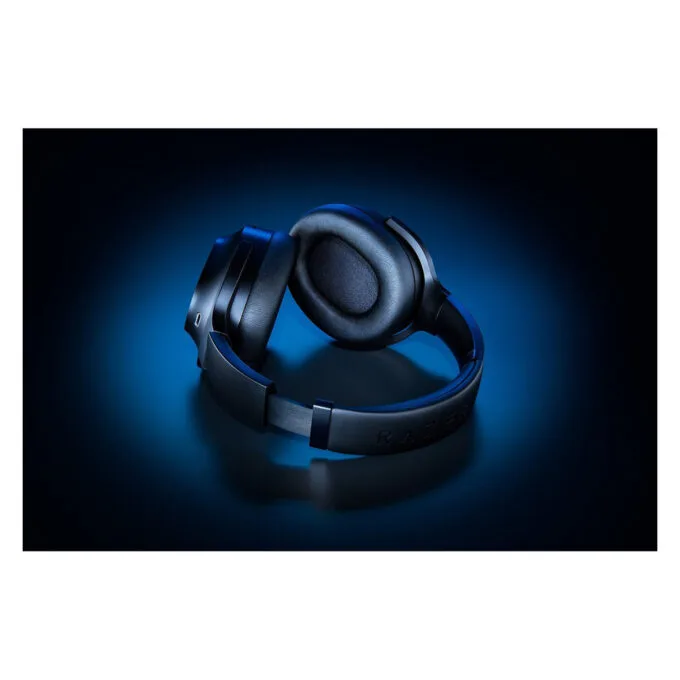 Razer Barracuda Pro Wireless Over-Ear Gaming Headset Black — image 3