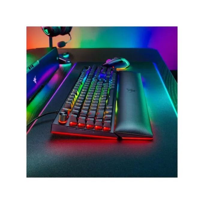 Razer BlackWidow V4 Pro Gaming Mechanical RGB Keyboard Green Clicky Switches — image 8