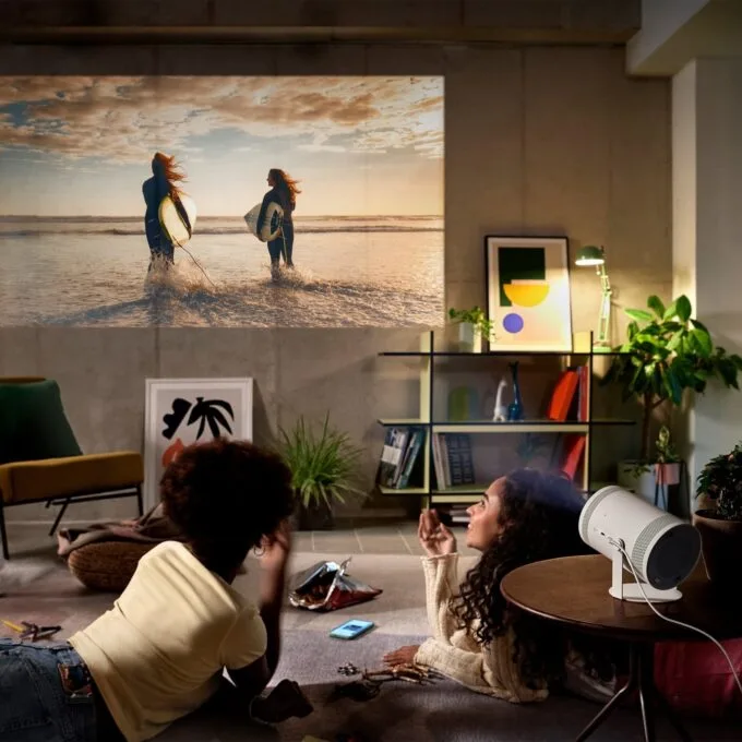 Samsung The Freestyle SP-LFF3CLAX - SP-LFF3CLAX - 1080p LED DLP Portable Projector — image 2