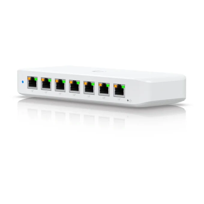 Ubiquiti UniFi USW-Ultra 8-Port - Managed L2 Gigabit Switch, 7x PoE+ + 1x PoE++ — image 1