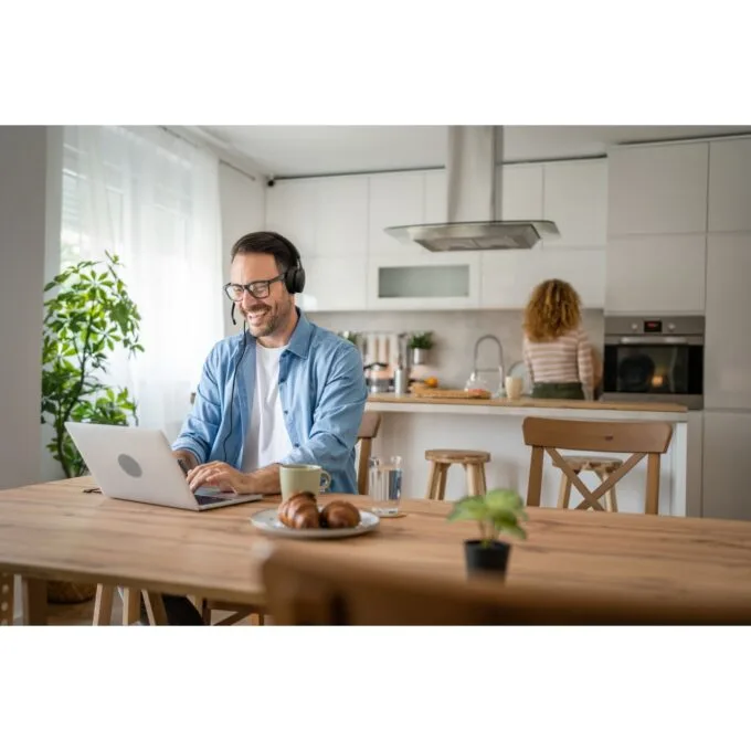 Yealink UH48 Wired USB Headset - 4-Mic Noise Cancelling Hybrid ANC — image 8