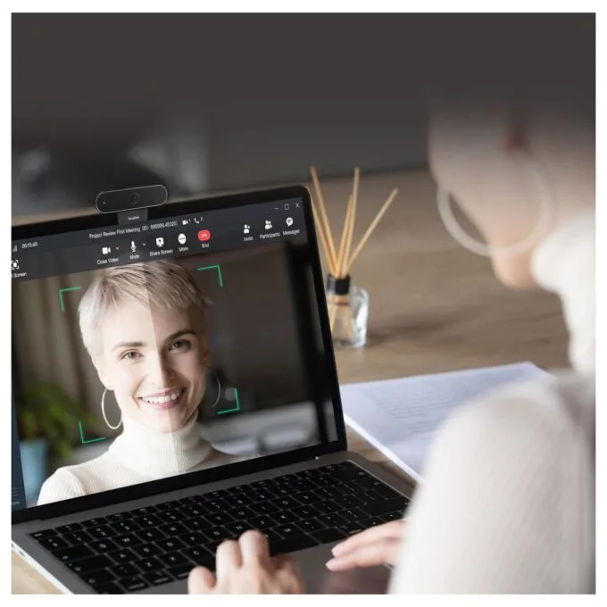 Yealink UVC20 1080p USB-A Webcam w/ Mic & Privacy Cap — image 5