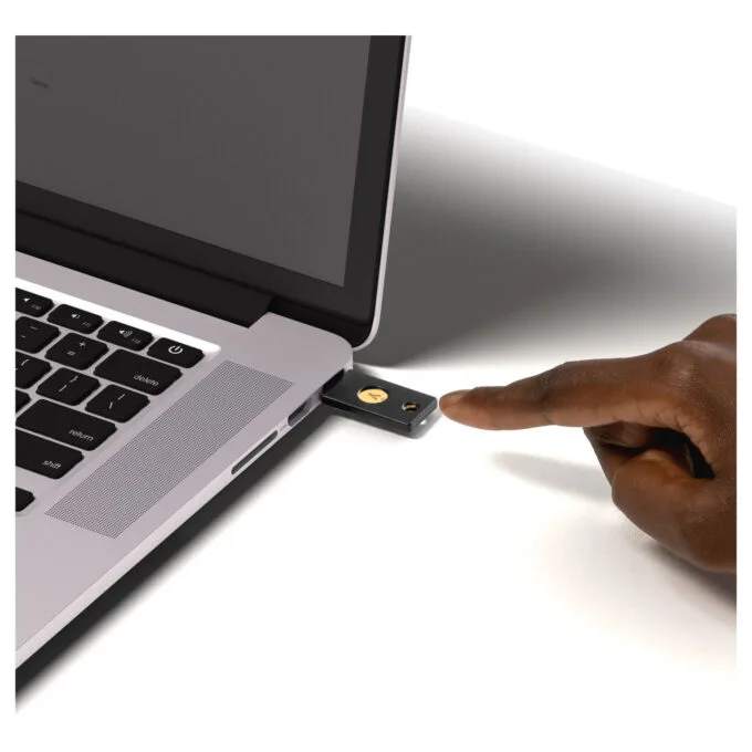 Yubico YubiKey 5 NFC FIPS — image 5