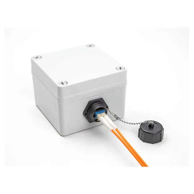 Delock LWL Einbaubuchse LC Duplex zu LC Duplex mit Verschlusskappe Singlemode IP68 staub- und wasserdicht — image 3