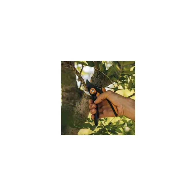 Fiskars Bypass-Gartenschere Plus SmartFit P541 — image 2