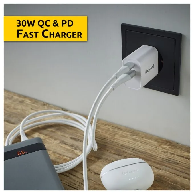 Intenso Power Adapter W30AC. Anschlüsse: 1x USB-A. 1x USB-C Output: max. 30 Watt. Weiß — image 3