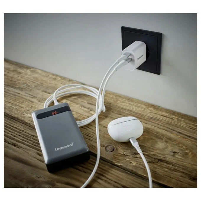 Intenso Power Adapter W30AC. Anschlüsse: 1x USB-A. 1x USB-C Output: max. 30 Watt. Weiß — image 7