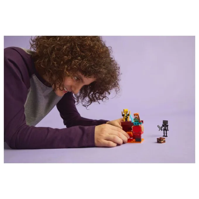 LEGO 21266 Minecraft Das Lava-Duell im Nether — image 26