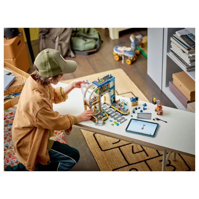 LEGO 60469 City Hauptbahnhof — image 12