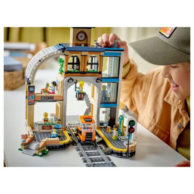 LEGO 60469 City Hauptbahnhof — image 23