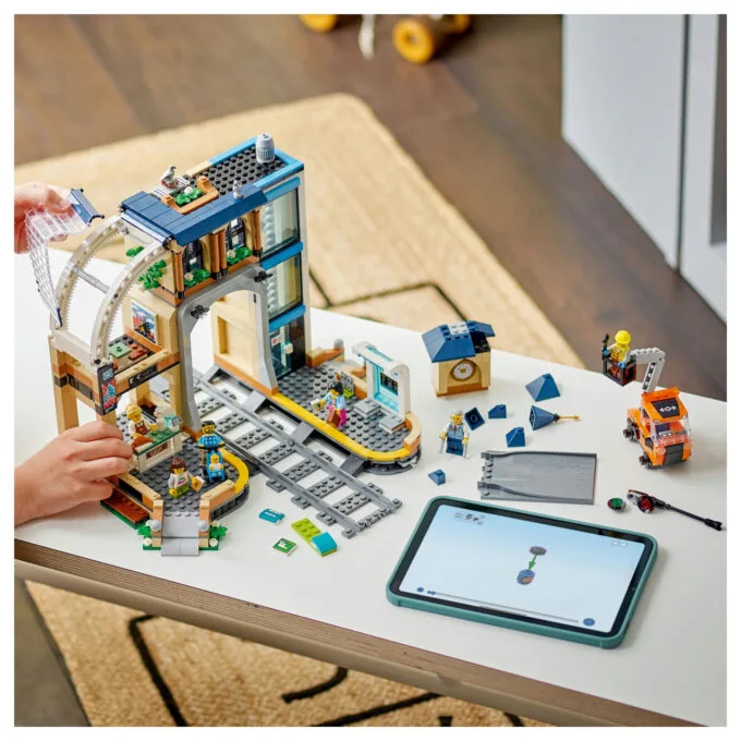 LEGO 60469 City Hauptbahnhof — image 24