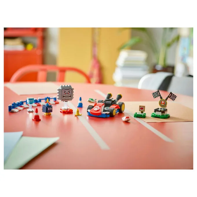 LEGO 72043 Super Mario - Mario Kart: Interaktiver LEGO Mario & Standard-Kart — image 12