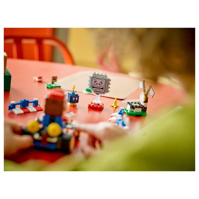 LEGO 72043 Super Mario - Mario Kart: Interaktiver LEGO Mario & Standard-Kart — image 23