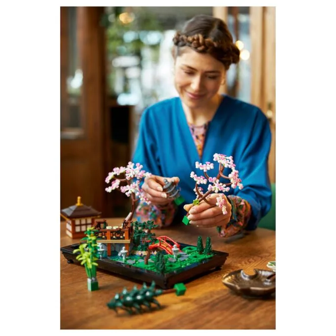 LEGO ICONS 10315 Garten der Stille — image 35