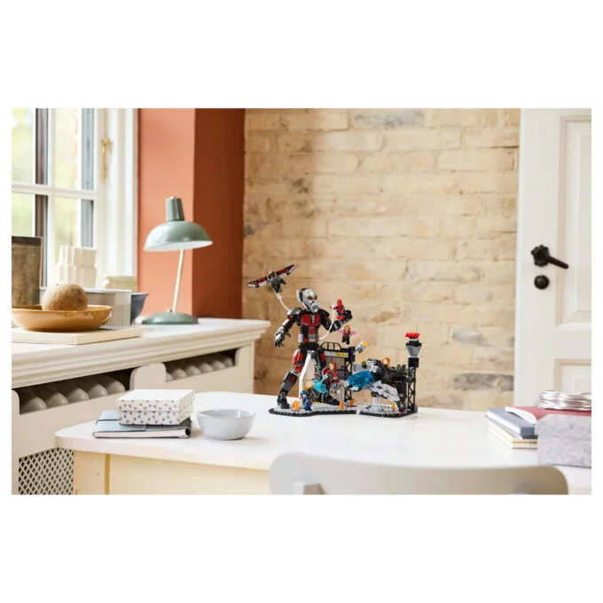 LEGO Super Heroes Marvel Captain America: Civil War Actionduell 76314 — image 11